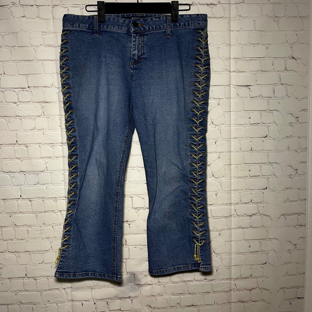 Vintage Y2K Mudd Lace-Up Low Rise Bootcut Cropped Flare Capri Jeans Size 11
